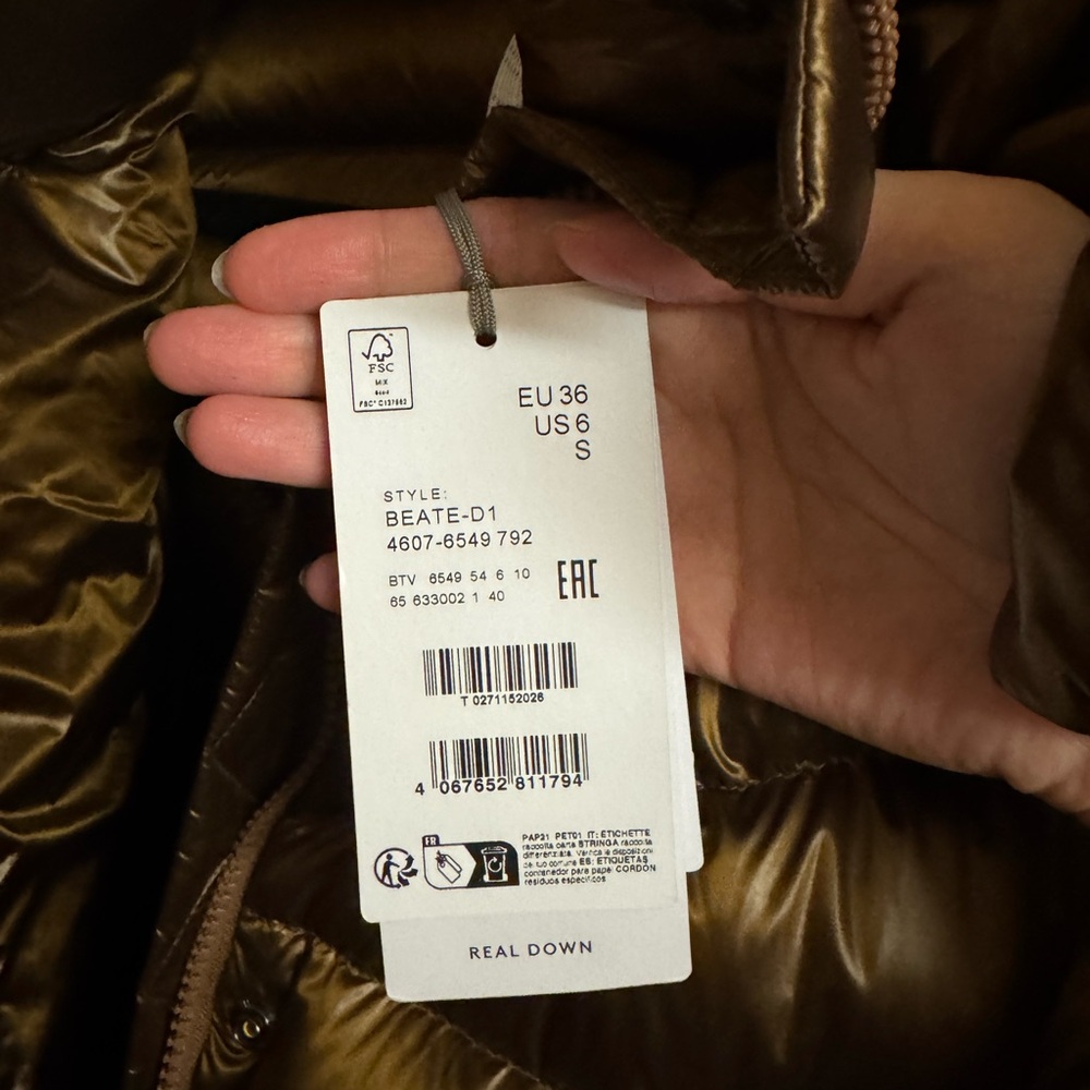 BOGNER Beate Down Coat In Hazel
Women's Size S original $1450 - Picture 11 of 16